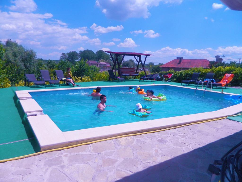 Pensiunea Casa Cornelia Махмудия Экстерьер фото